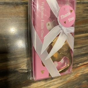8 Girl Bottle Opener’s shower gift